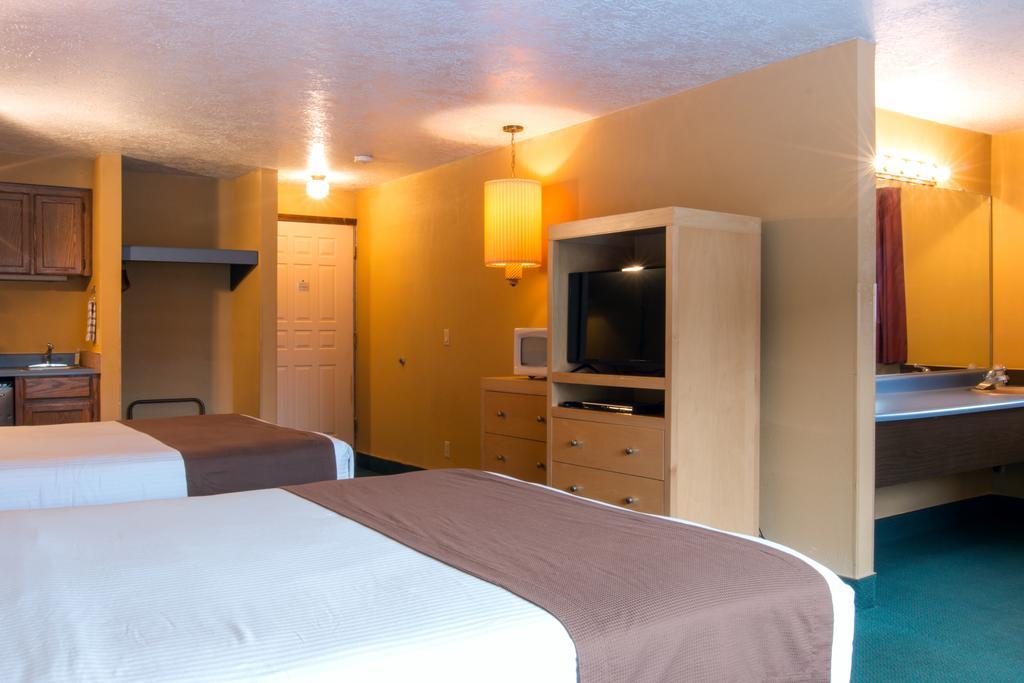 Hi Tide Oceanfront Inn Seaside Εξωτερικό φωτογραφία