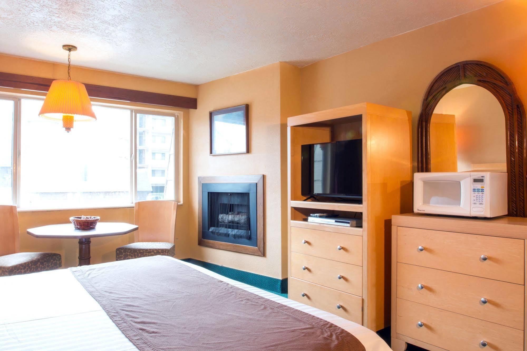 Hi Tide Oceanfront Inn Seaside Εξωτερικό φωτογραφία